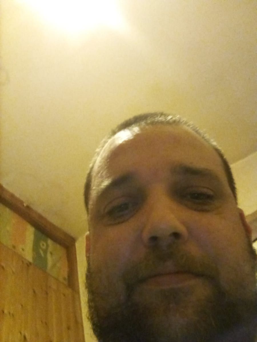 Edric - Gay in Eich Profil von Edric, 41 Jahre, Gay in Eich (Rheinland-Pfalz)