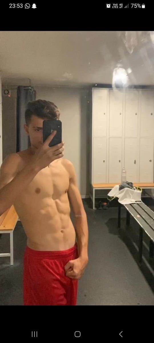 Pierre-daniel - Gay in Igel Profil von Pierre-daniel, 34 Jahre, Gay in Igel (Rheinland-Pfalz)