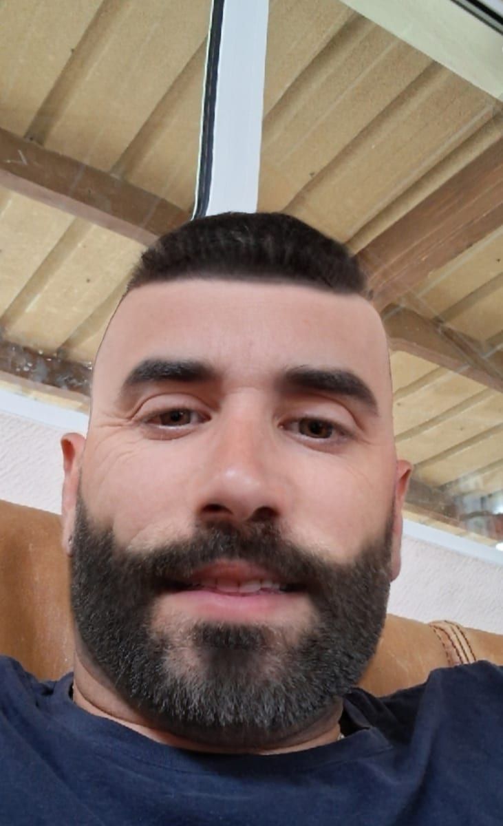 Vivian - Gay in Wehr Profil von Vivian, 44 Jahre, Gay in Wehr (Rheinland-Pfalz)