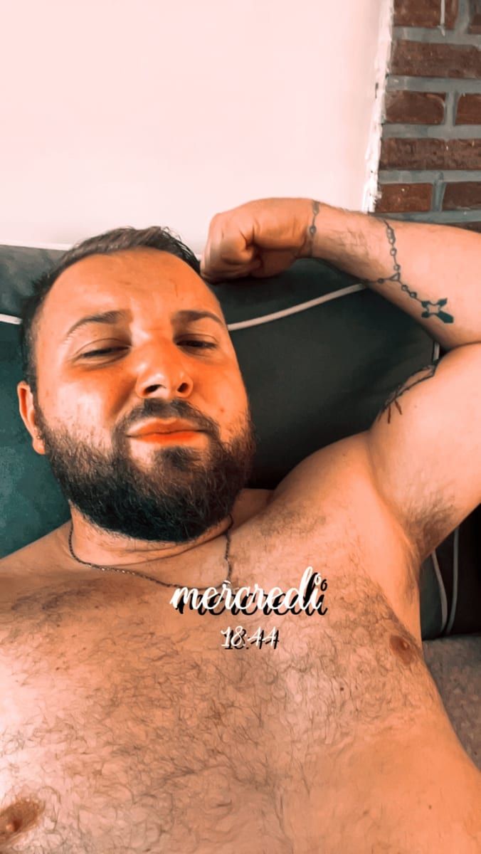 Yannis - Gay in Scheid Profil von Yannis, 22 Jahre, Gay in Scheid (Rheinland-Pfalz)