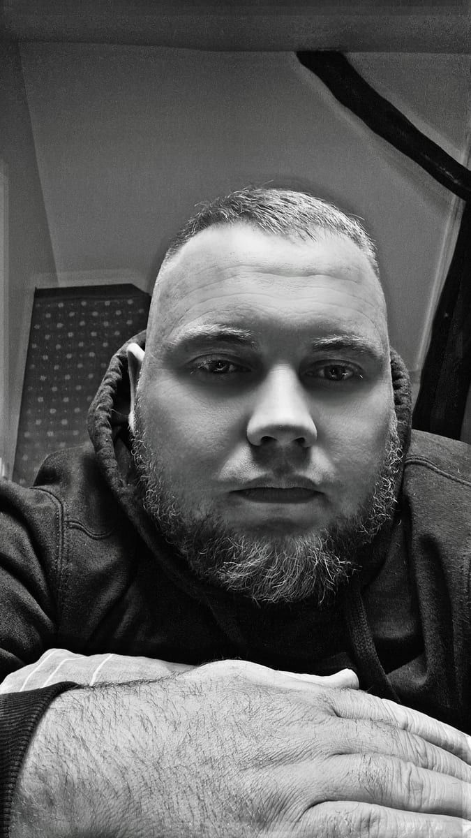 Thibo - Gay in Dümpelfeld Profil von Thibo, 42 Jahre, Gay in Dümpelfeld (Rheinland-Pfalz)