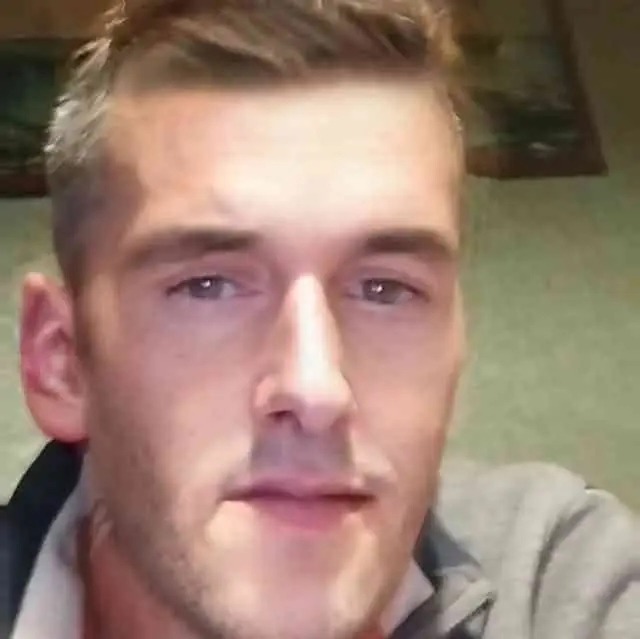 Yoane - Gay in Igel Profil von Yoane, 23 Jahre, Gay in Igel (Rheinland-Pfalz)