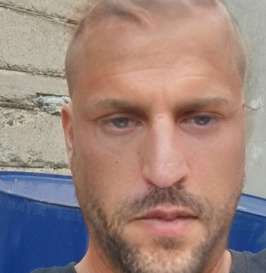 Profil von Gavino, 42 Jahre, Gay in Hanroth (Rheinland-Pfalz)