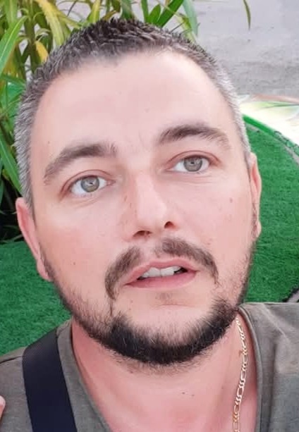 Nasser-eddine - Gay in Buchet Profil von Nasser-eddine, 29 Jahre, Gay in Buchet (Rheinland-Pfalz)