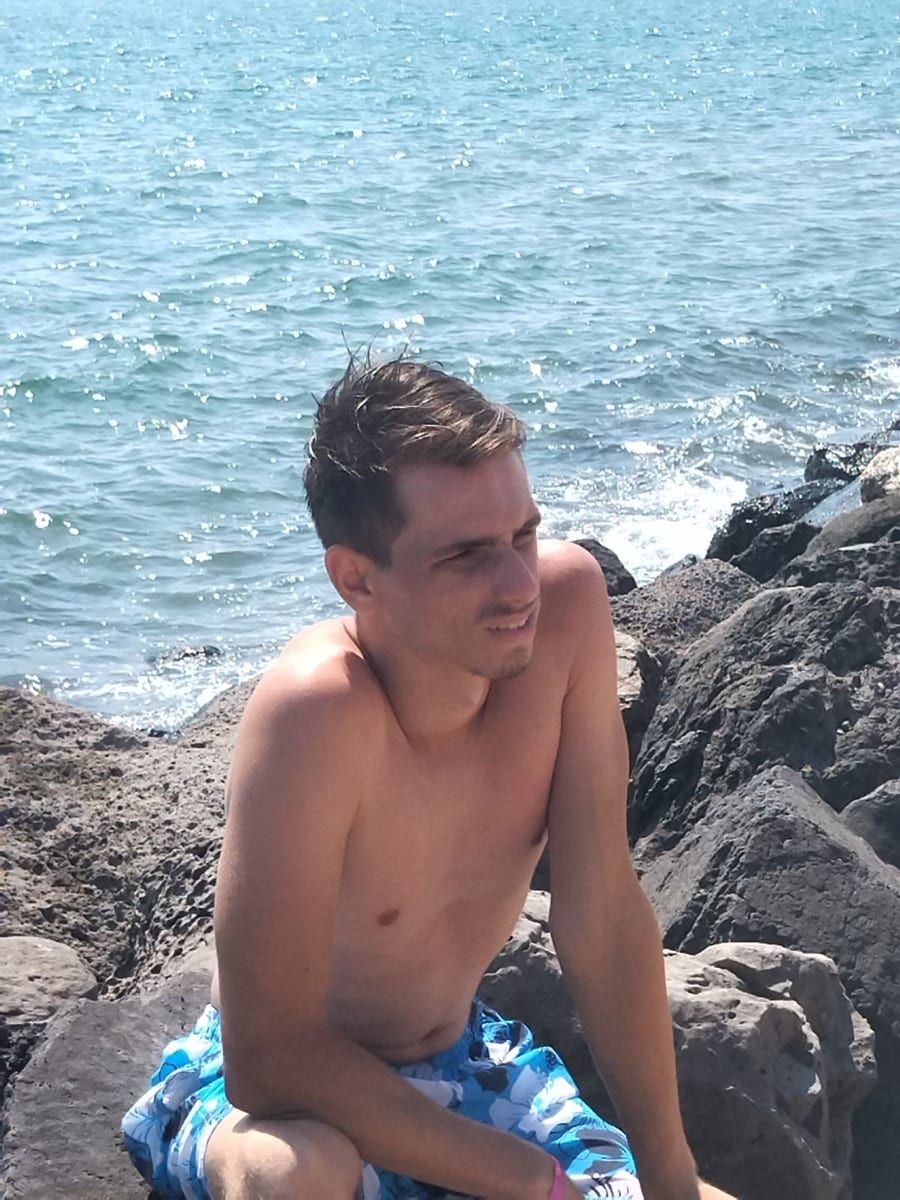 Anselmo - Gay in Sinzig Profil von Anselmo, 32 Jahre, Gay in Sinzig (Rheinland-Pfalz)