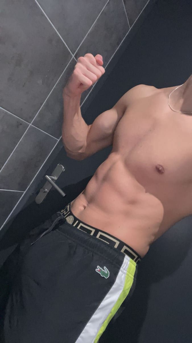 Kelvin - Gay in Nochern Profil von Kelvin, 22 Jahre, Gay in Nochern (Rheinland-Pfalz)
