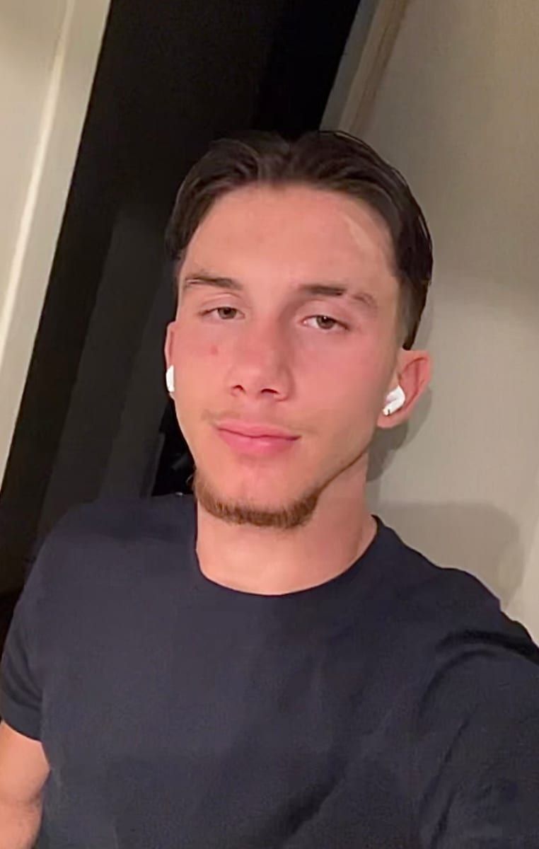 Eliaou - Gay in Nerdlen Profil von Eliaou, 39 Jahre, Gay in Nerdlen (Rheinland-Pfalz)
