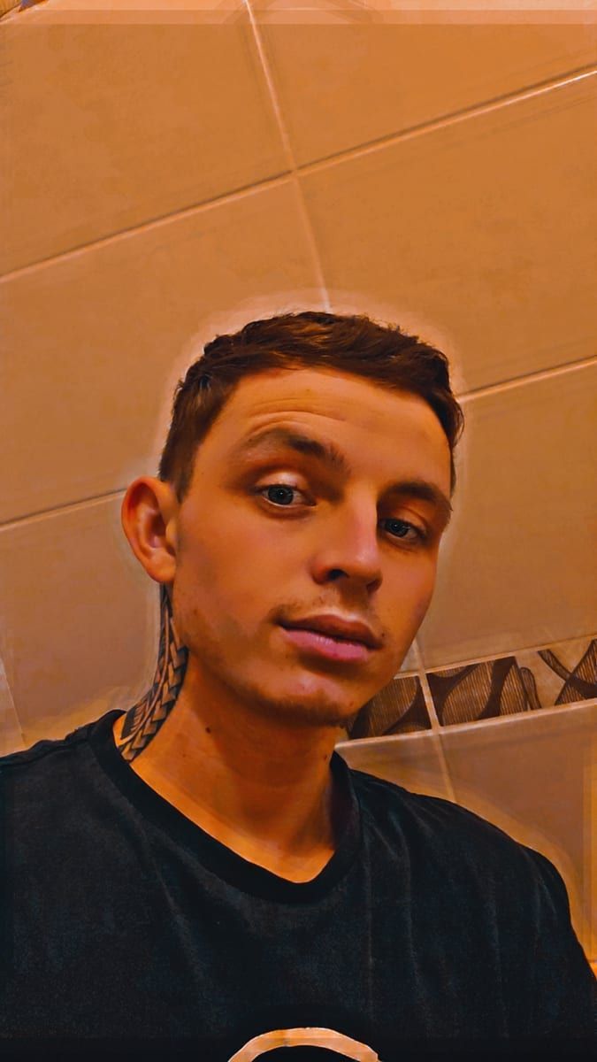 Matthieu - Gay in Weroth Profil von Matthieu, 27 Jahre, Gay in Weroth (Rheinland-Pfalz)