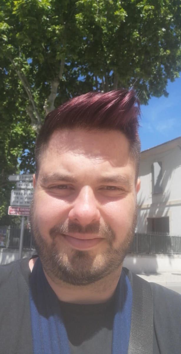 Hadj - Gay in Irsch Profil von Hadj, 31 Jahre, Gay in Irsch (Rheinland-Pfalz)