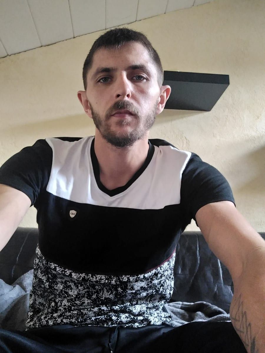 Haikel - Gay in Bonefeld Profil von Haikel, 24 Jahre, Gay in Bonefeld (Rheinland-Pfalz)