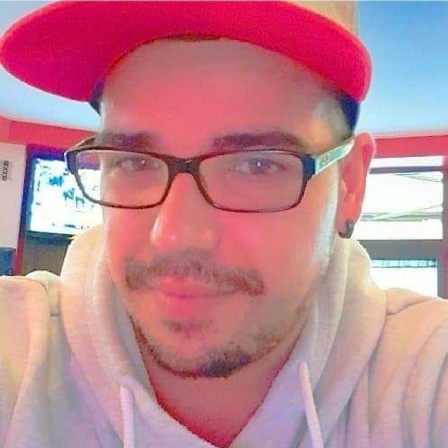 Younsse - Gay in Udler Profil von Younsse, 23 Jahre, Gay in Udler (Rheinland-Pfalz)