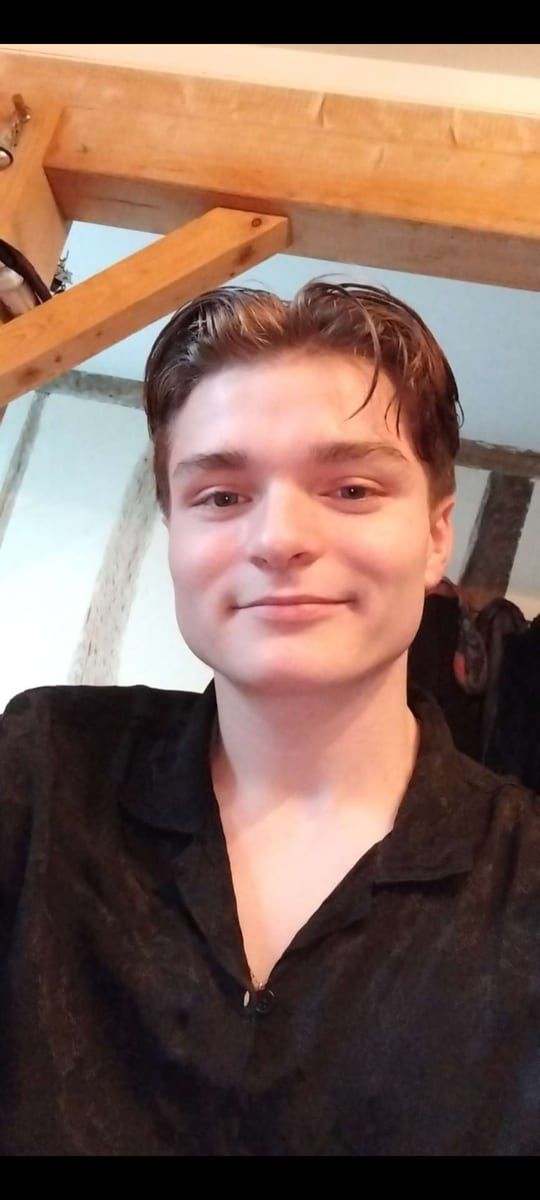 Devon - Gay in Hellenhahn-Schellenberg Profil von Devon, 24 Jahre, Gay in Hellenhahn-Schellenberg (Rheinland-Pfalz)