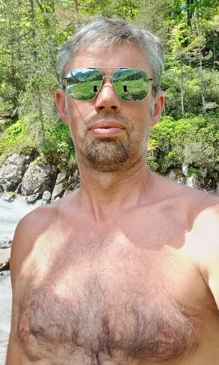Luc - Gay in Dankerath Profil von Luc, 35 Jahre, Gay in Dankerath (Rheinland-Pfalz)