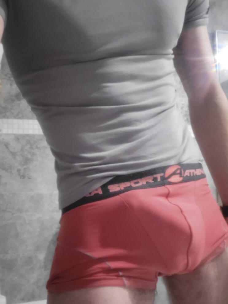 Naym - Gay in Neitersen Profil von Naym, 27 Jahre, Gay in Neitersen (Rheinland-Pfalz)