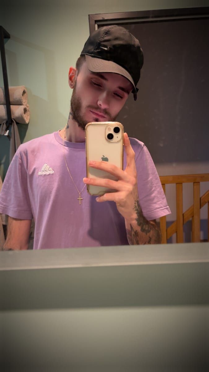 Médéric - Gay in Herschbroich Profil von Médéric, 24 Jahre, Gay in Herschbroich (Rheinland-Pfalz)
