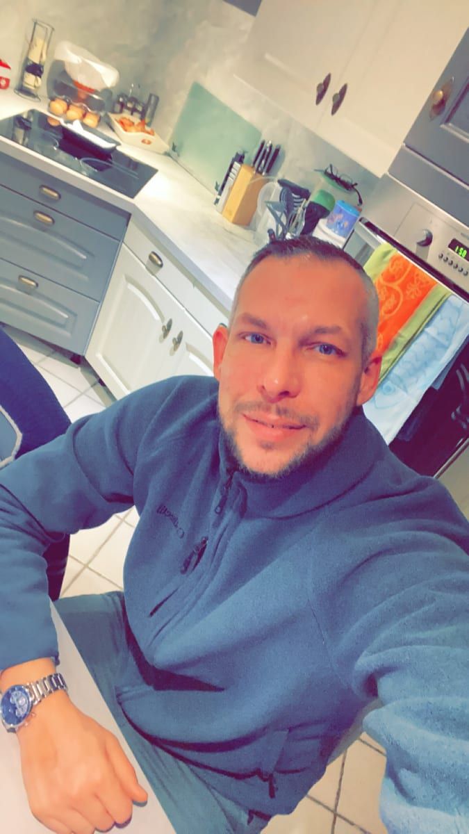 Guide - Gay in Basberg Profil von Guide, 31 Jahre, Gay in Basberg (Rheinland-Pfalz)